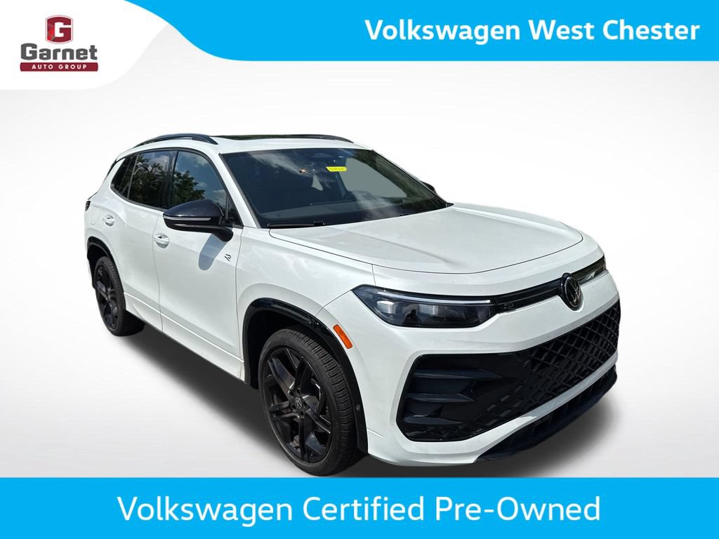 Certified 2025 Volkswagen Tiguan SE R-Line AWD/4WD image 8