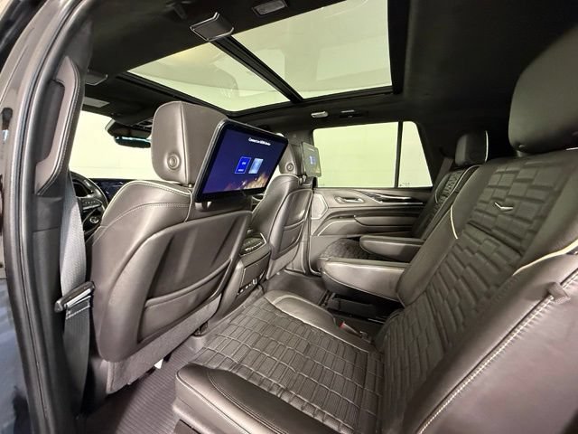 Used 2023 Cadillac Escalade V AWD/4WD image 32