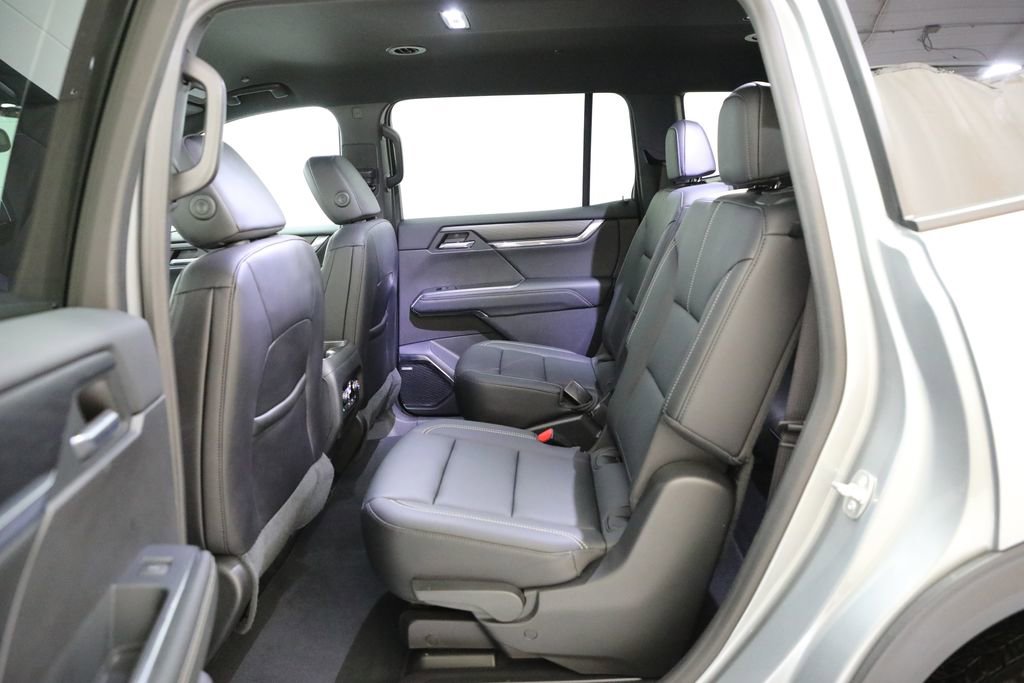 Used 2024 GMC Acadia Elevation w/ Luxury Package AWD/4WD image 10
