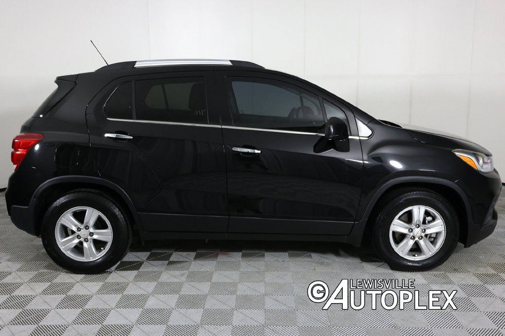 Used 2019 Chevrolet Trax LT w/ LT Convenience Package FWD image 4