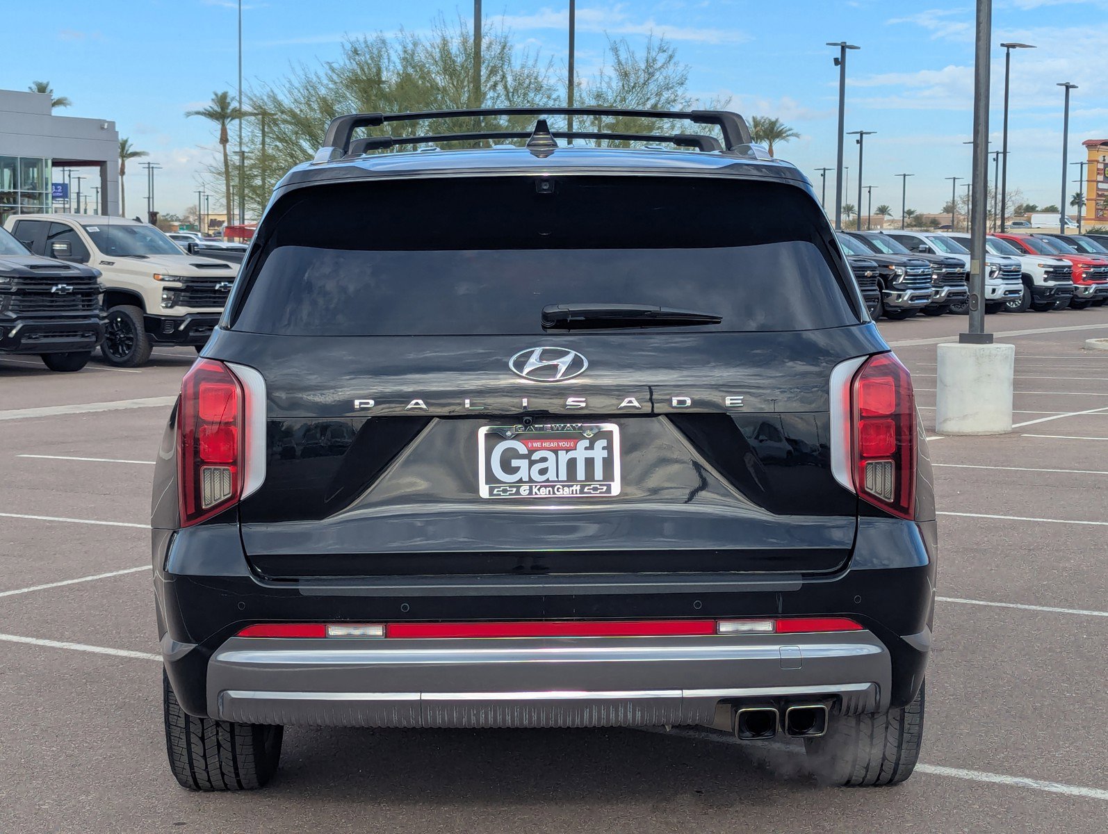 Used 2023 Hyundai Palisade Calligraphy image 4