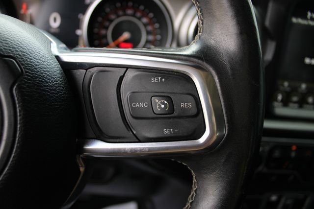 Used 2018 Jeep Wrangler Unlimited Sahara AWD/4WD image 8