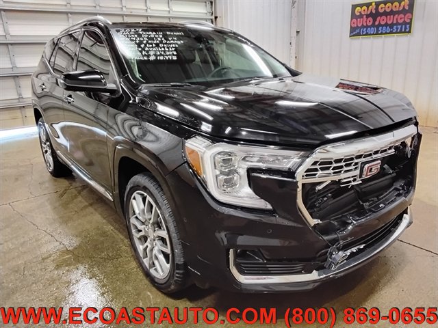 Used 2024 GMC Terrain Denali w/ Denali Premium Package AWD/4WD image 1