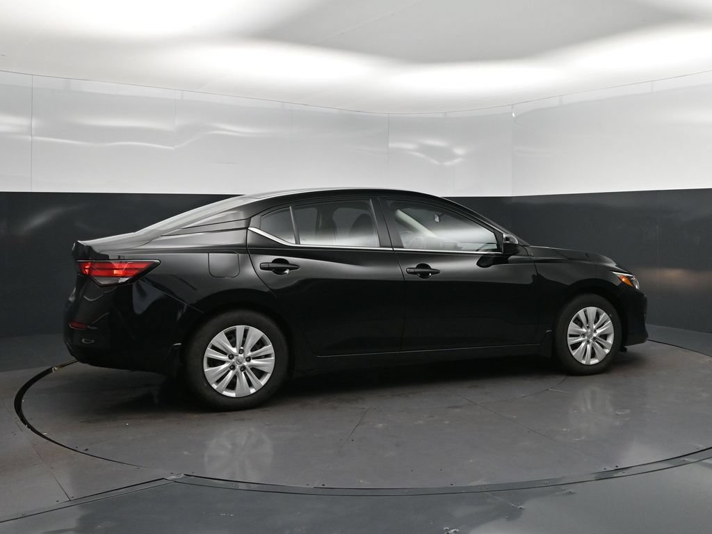 Used 2025 Nissan Sentra S FWD image 8