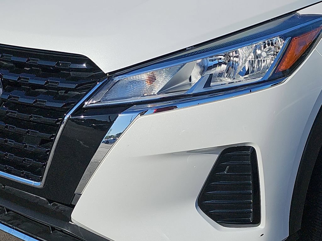 Used 2024 Nissan Kicks SV image 32