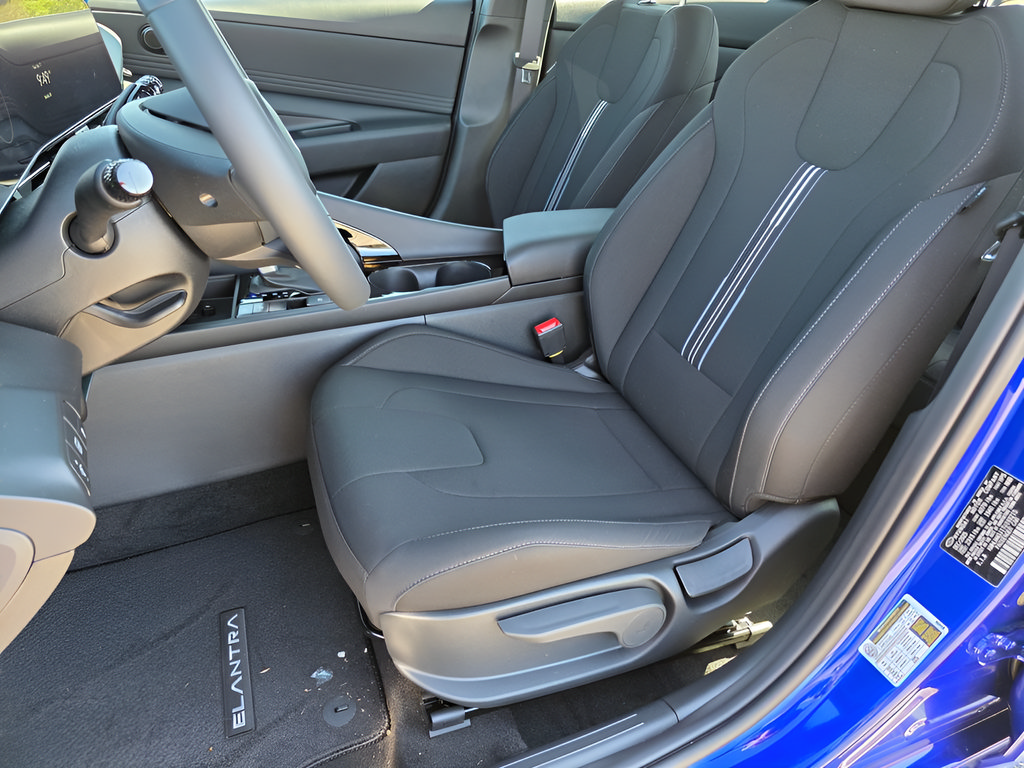 New 2026 Hyundai Elantra SEL FWD image 13