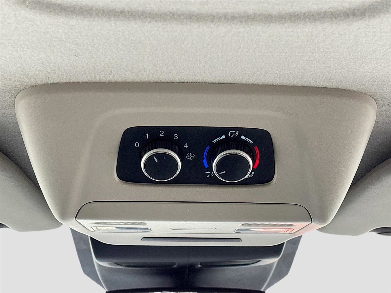 Used 2023 Ford Transit 350 XLT image 24