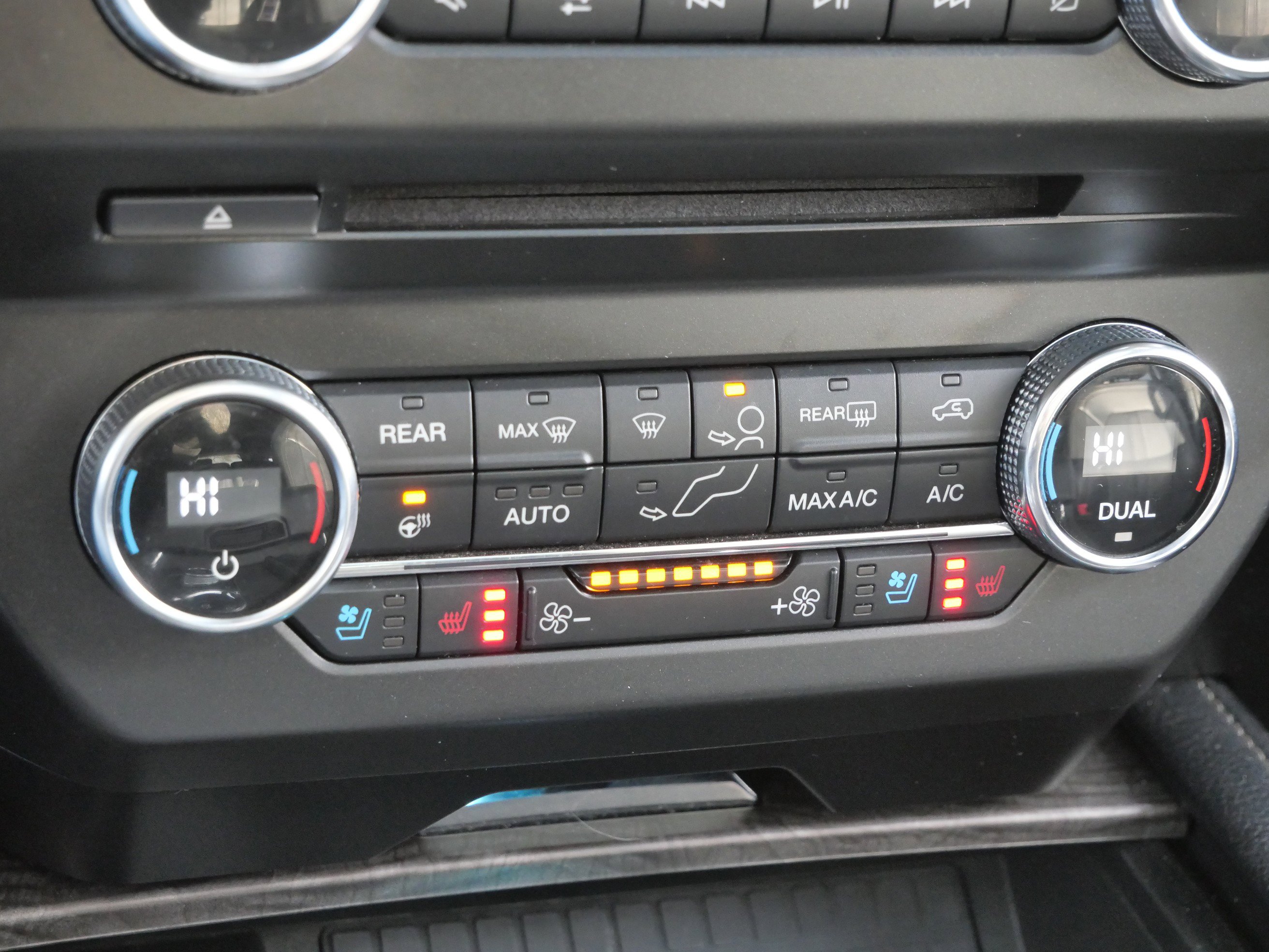 Used 2018 Ford Expedition Limited w/ Equipment Group 301A image 22