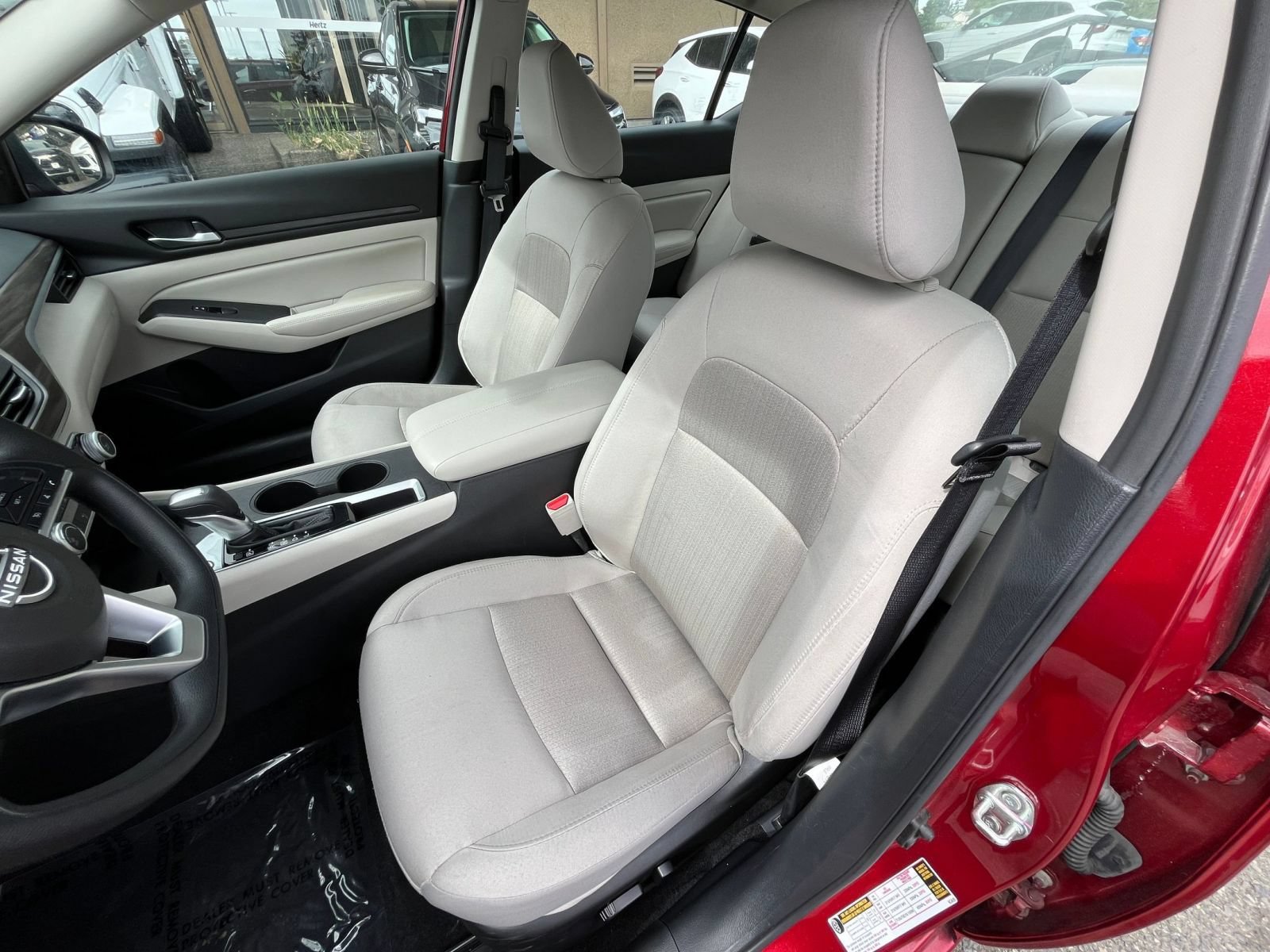 Used 2025 Nissan Altima 2.5 SV FWD image 32
