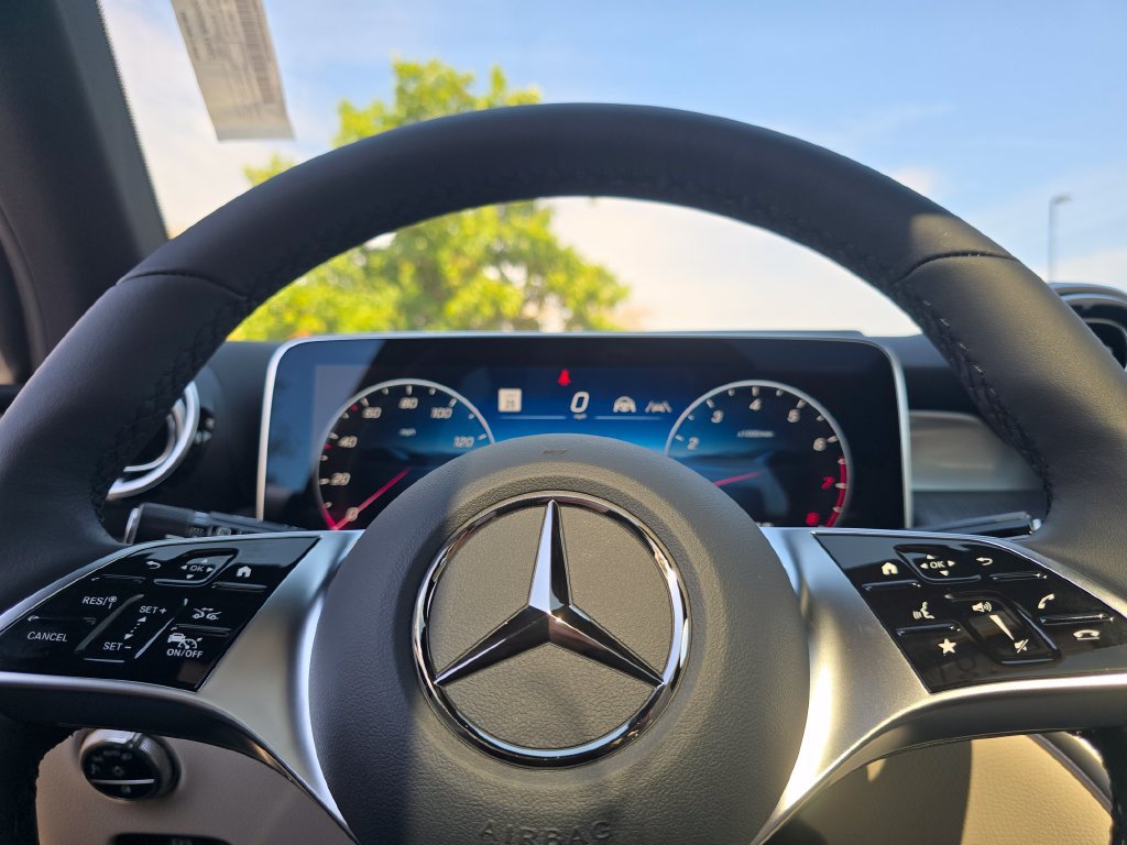 New 2027 Mercedes-Benz GLC 300 4MATIC image 29