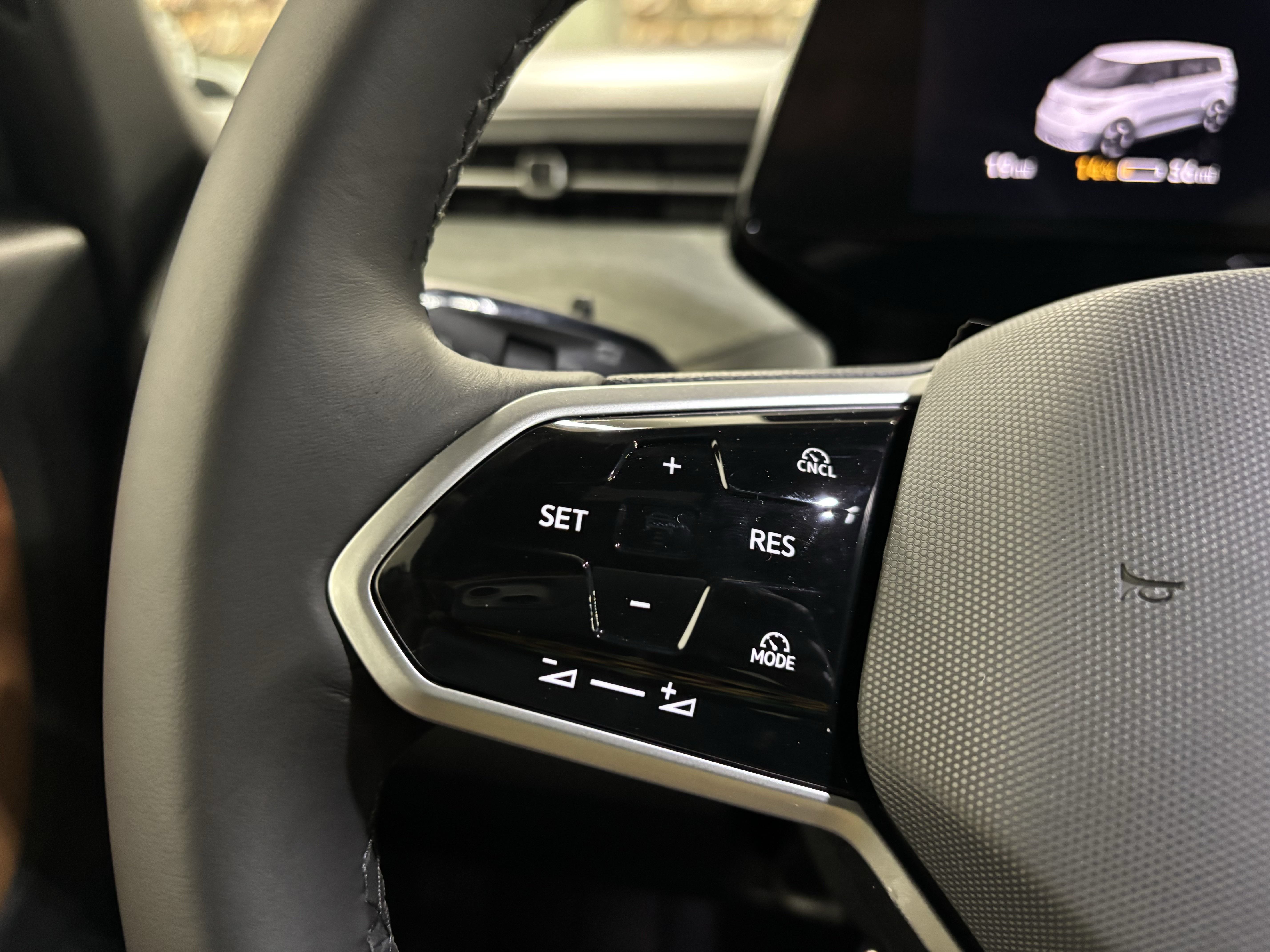 New 2025 Volkswagen ID. Buzz Pro S RWD image 26