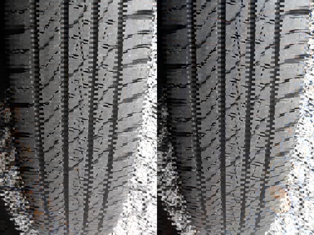 Certified 2023 Volvo XC40 B4 Plus w/ Protection Package Premier image 32