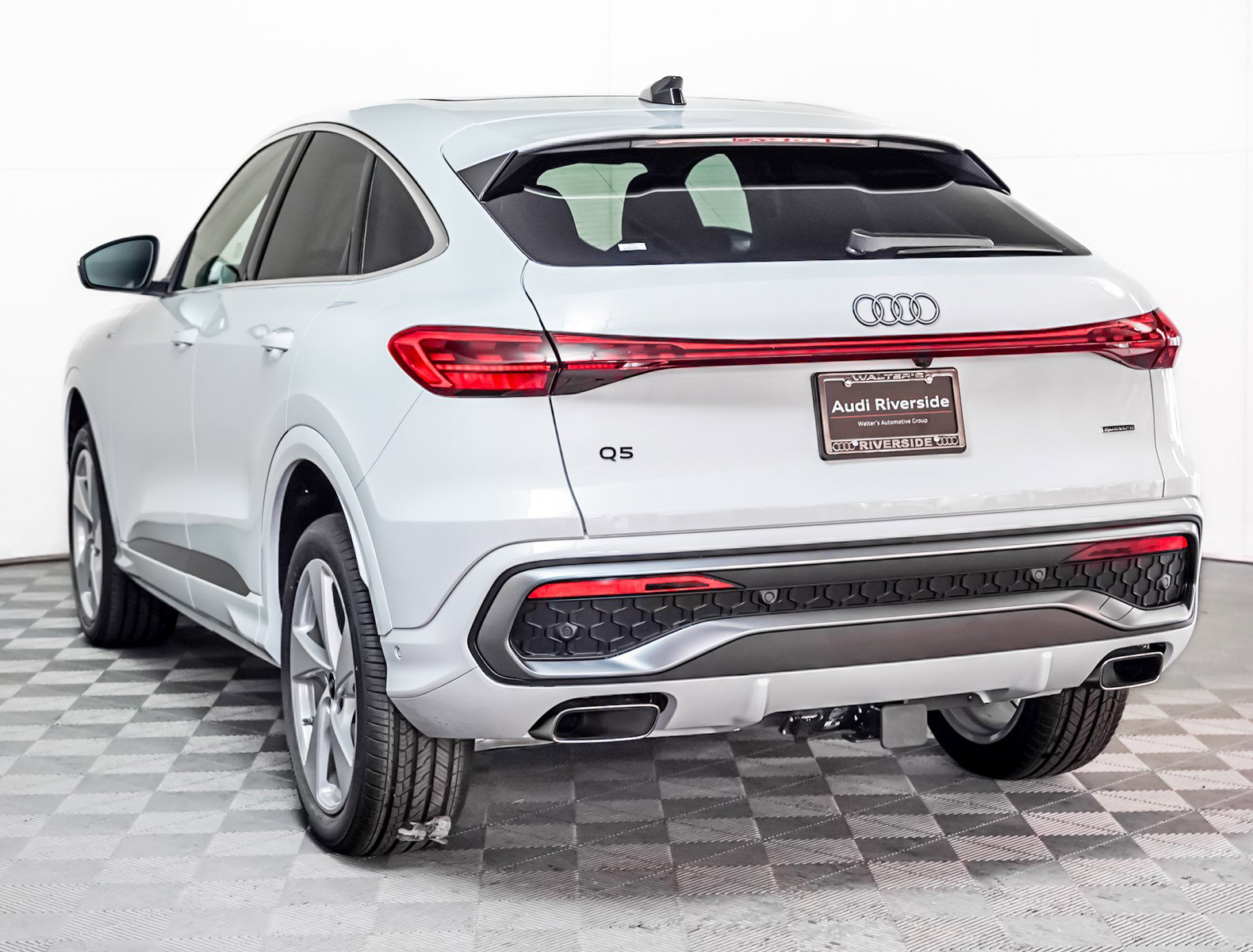 New 2025 Audi Q5 Premium Plus image 2