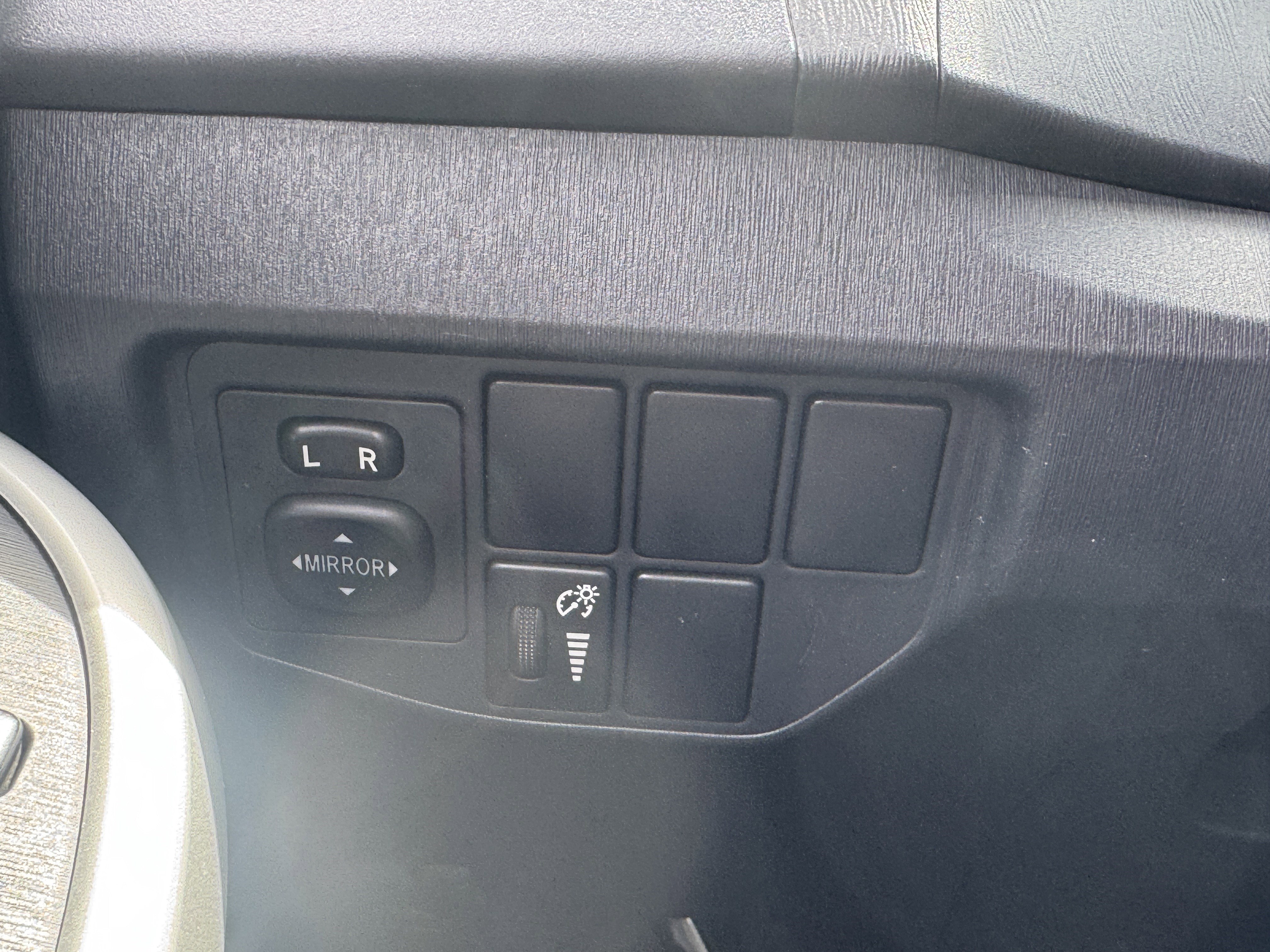 Used 2015 Toyota Prius Four image 31