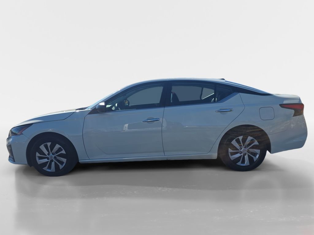 Used 2025 Nissan Altima 2.5 S image 2