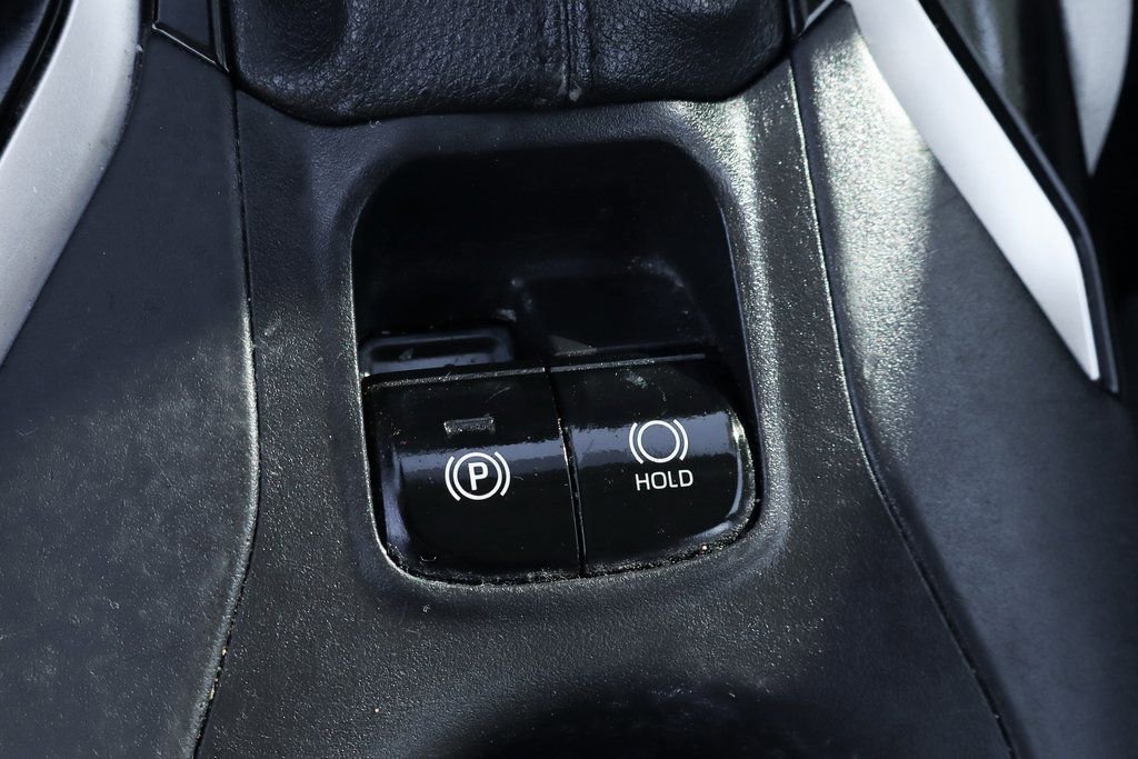 Used 2022 Toyota Corolla Cross L image 31