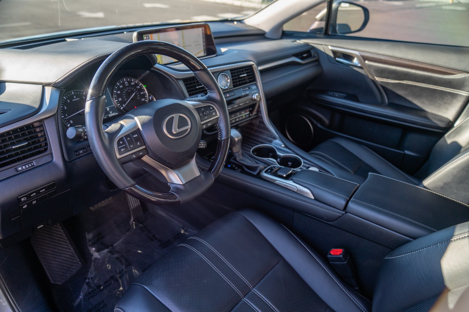 Used 2019 Lexus RX 350L Luxury w/ Accessory Package AWD/4WD image 4