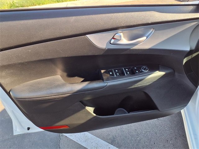 Used 2023 Kia Forte LXS image 11