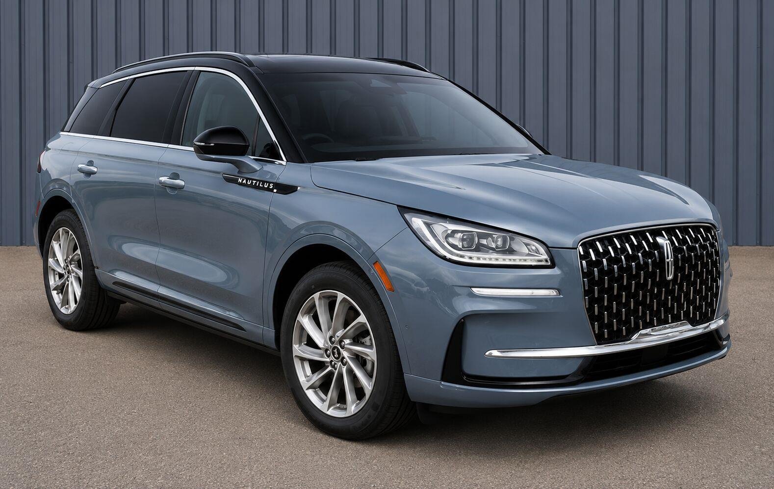 Used 2025 Lincoln Corsair Grand Touring AWD/4WD image 1