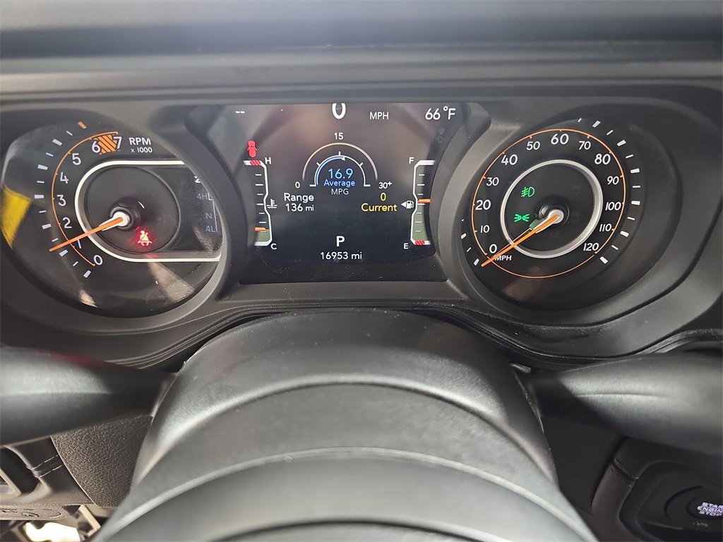 Used 2024 Jeep Wrangler Rubicon w/ Convenience Group image 24
