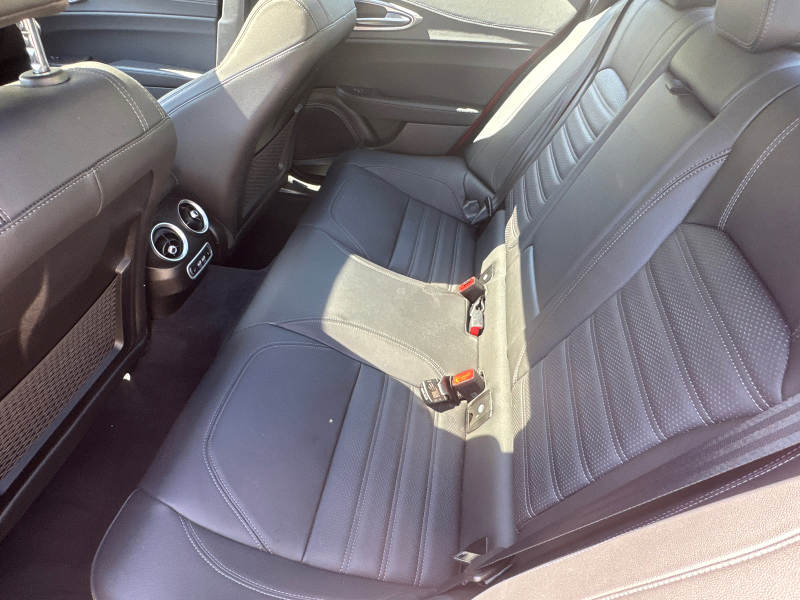 Used 2024 Alfa Romeo Giulia Veloce image 23