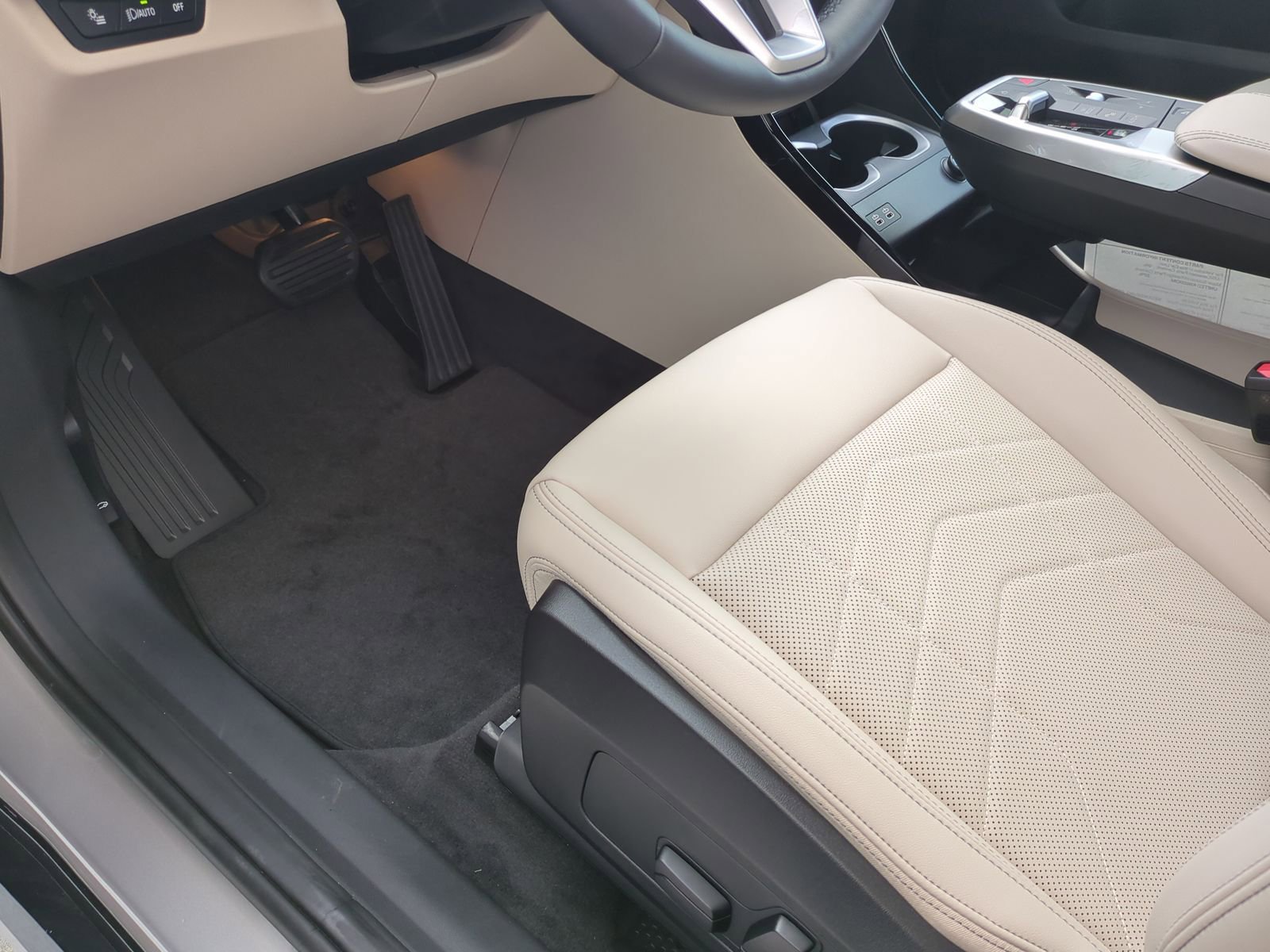 Certified 2025 BMW X1 xDrive28i w/ Technology Package image 15