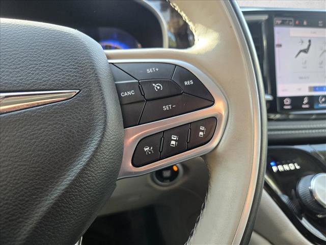 Used 2021 Chrysler Pacifica Limited image 20