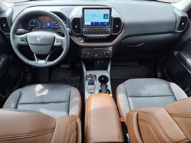 Used 2023 Ford Bronco Sport Outer Banks w/ Tech Package AWD/4WD image 8