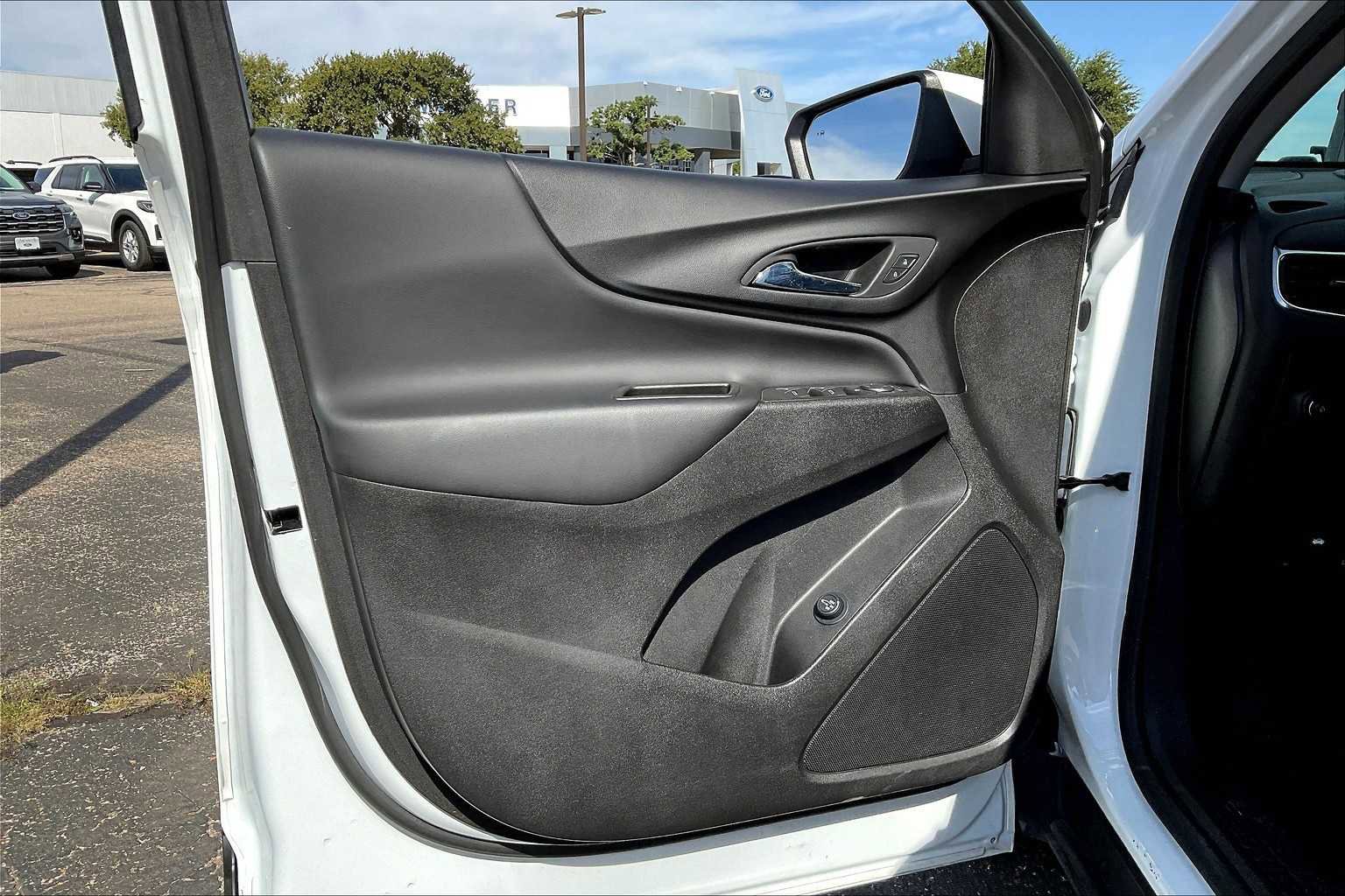 Used 2024 Chevrolet Equinox LT image 20