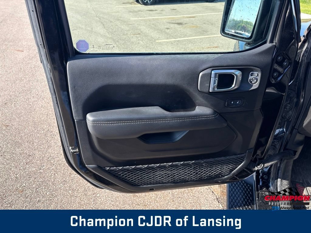 Used 2021 Jeep Wrangler Unlimited Sahara w/ Uconnect 4C Nav & Sound Group AWD/4WD image 15