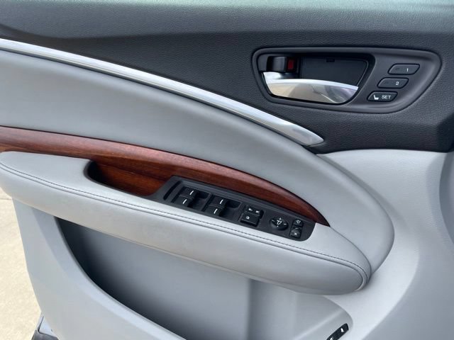 Used 2018 Acura MDX SH-AWD w/ Advance Package image 16