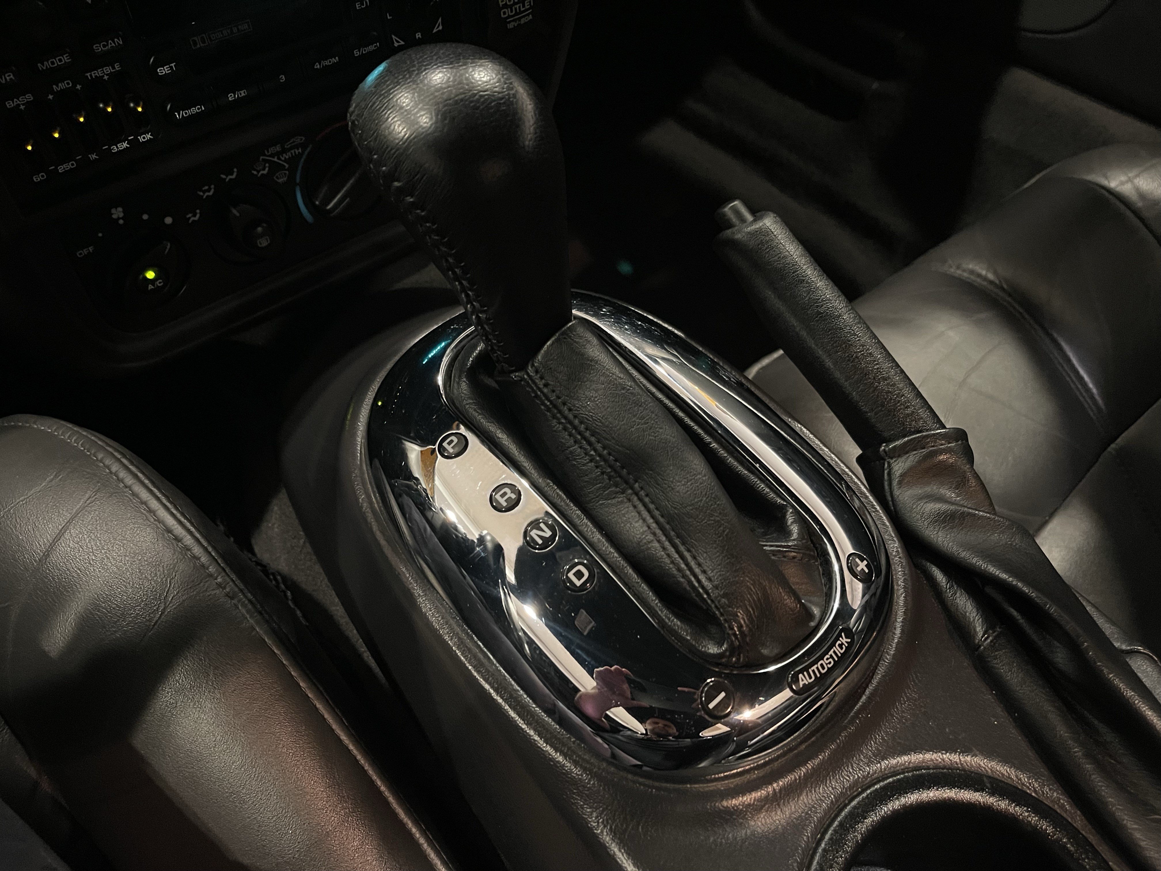 Used 2002 Chrysler Prowler RWD image 16
