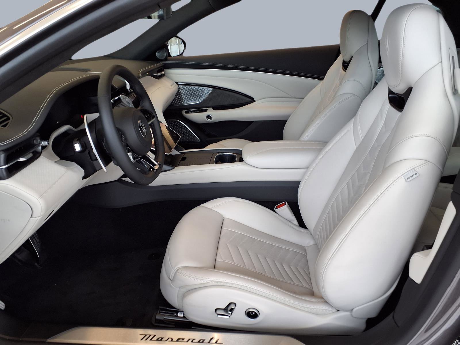 New 2026 Maserati GranCabrio Modena image 9