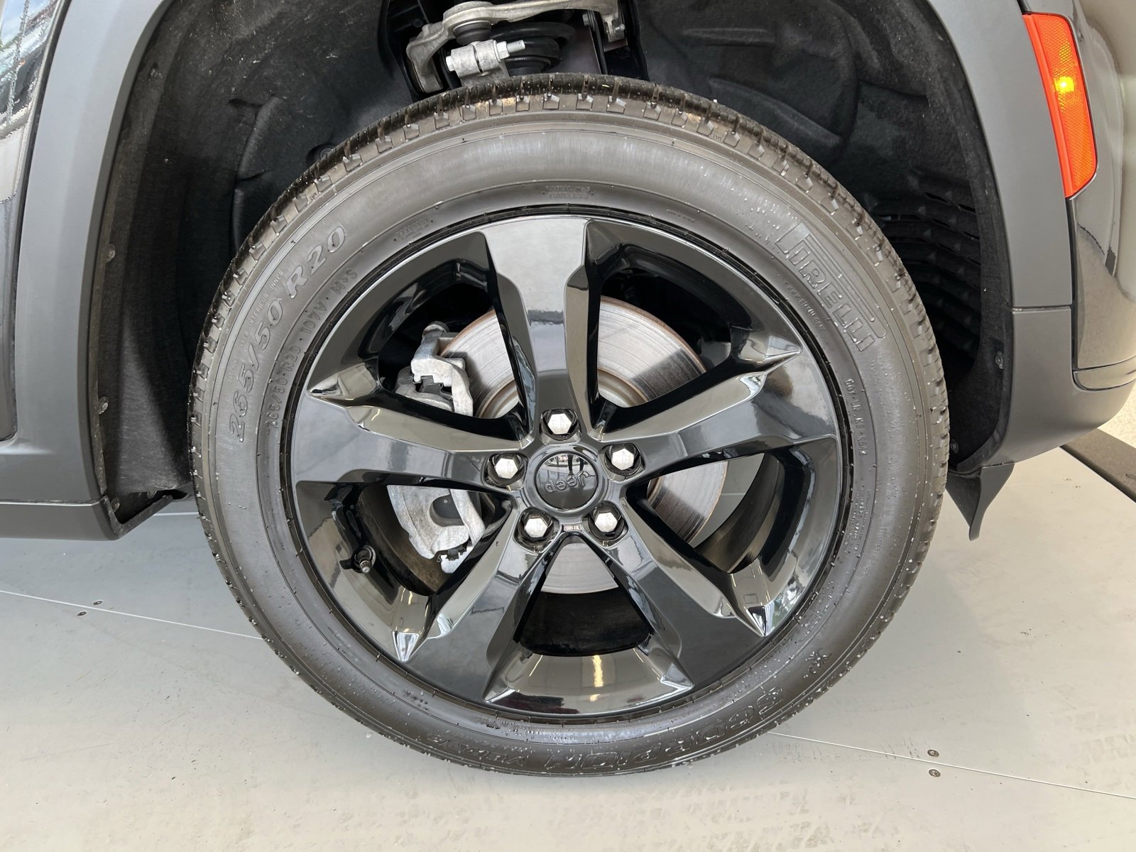 Used 2024 Jeep Grand Cherokee L Limited w/ Black Appearance Package image 62