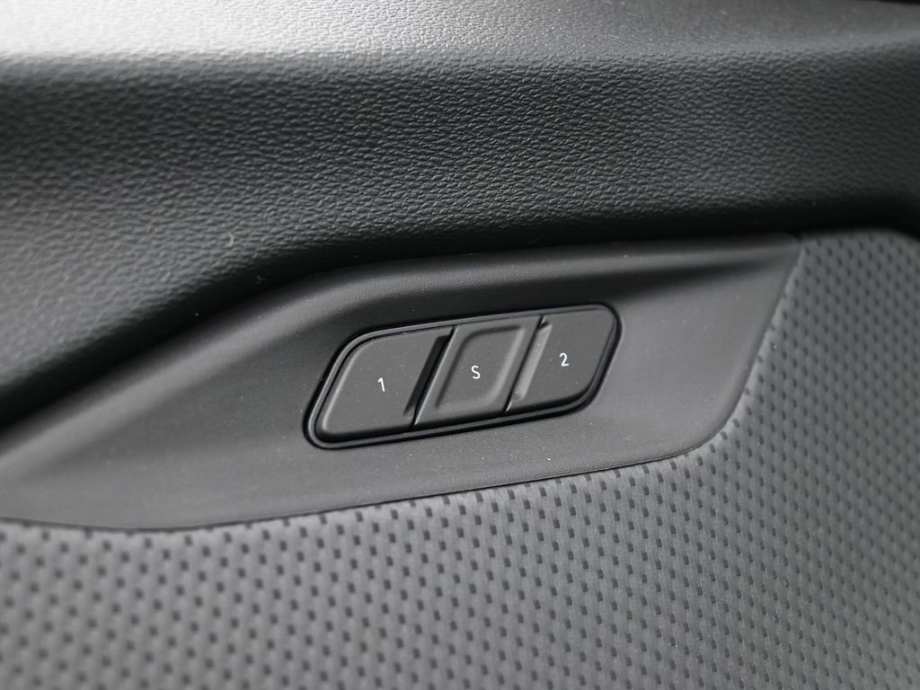 New 2026 Jeep Cherokee Overland image 17