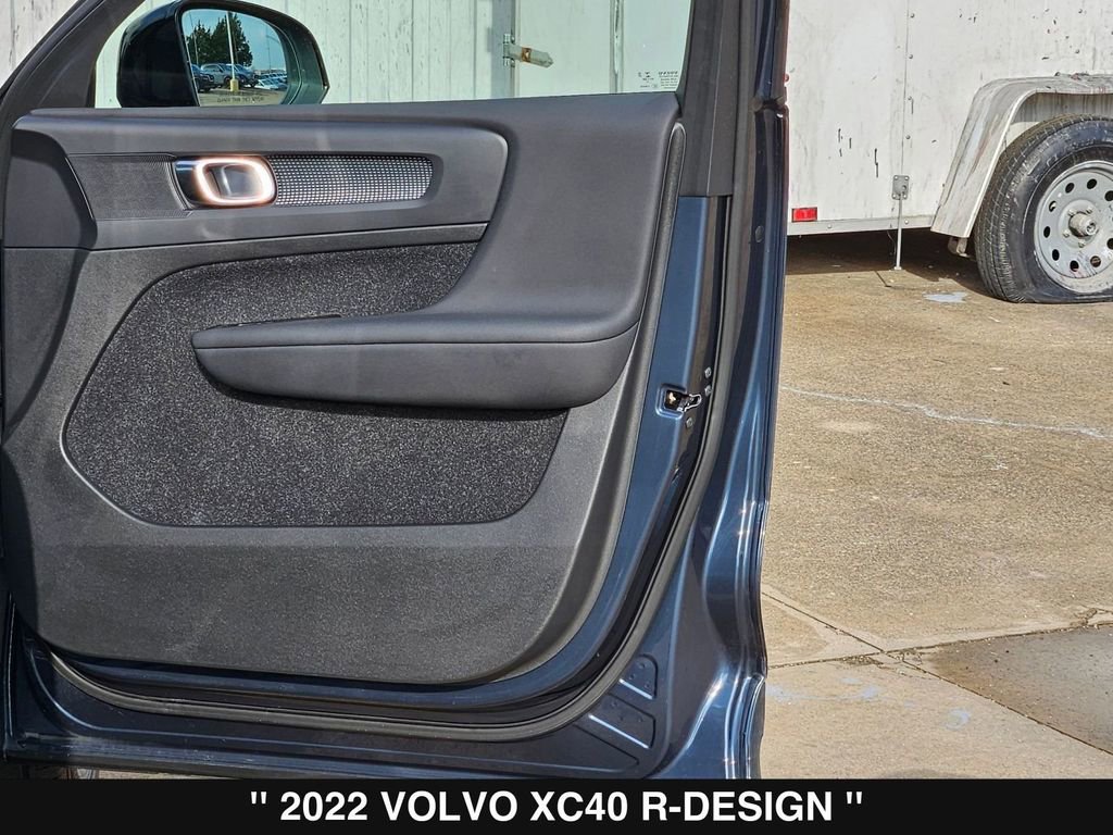 Used 2022 Volvo XC40 T5 R-Design w/ Climate Package image 30