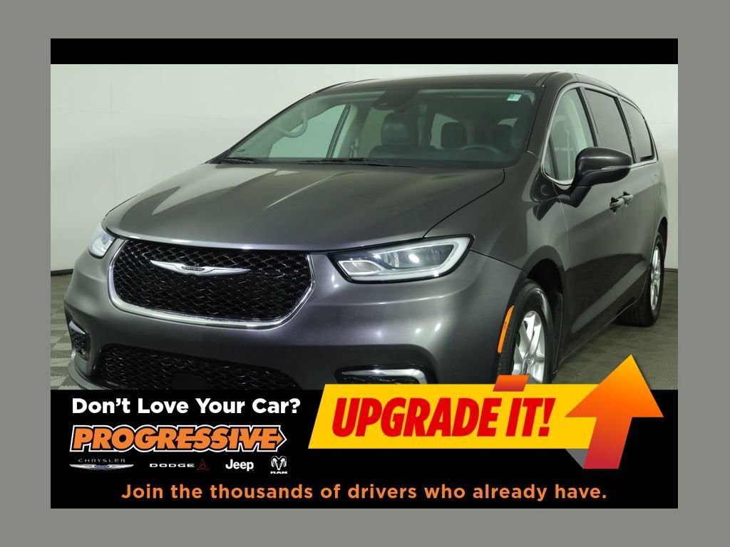 Used 2023 Chrysler Pacifica Touring-L FWD image 1