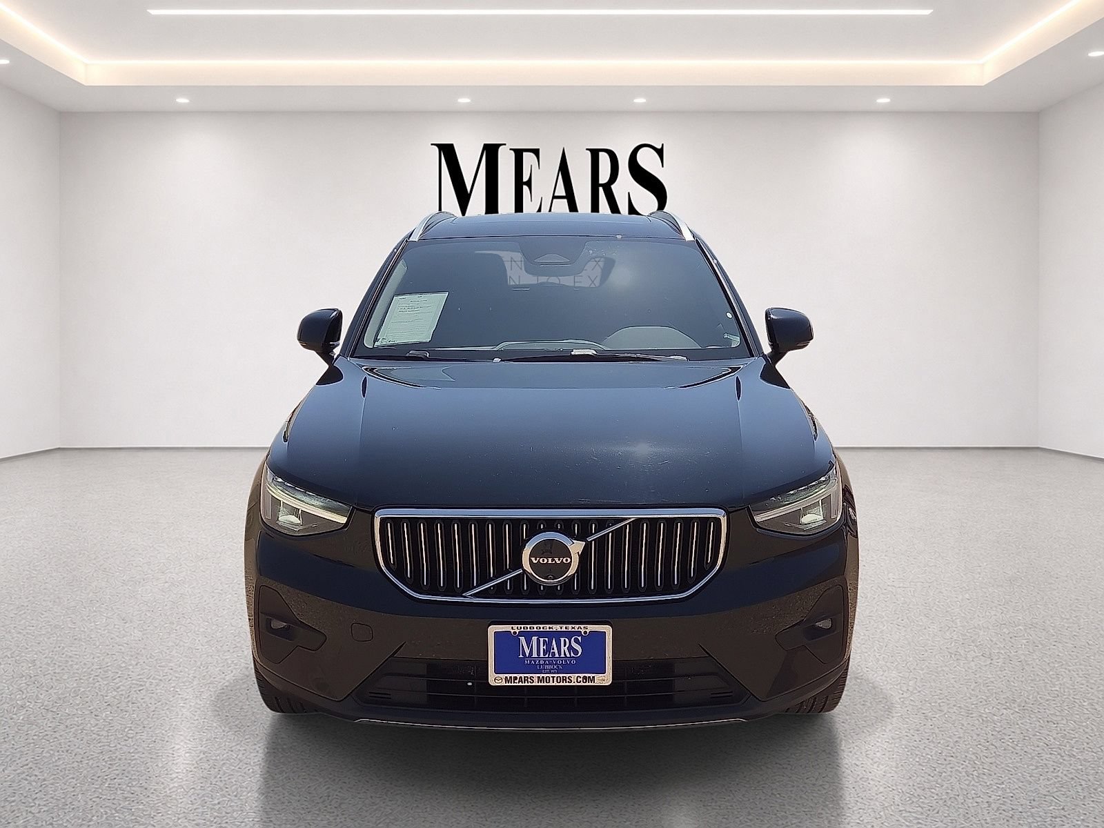 Used 2024 Volvo XC40 B5 Plus AWD/4WD image 8