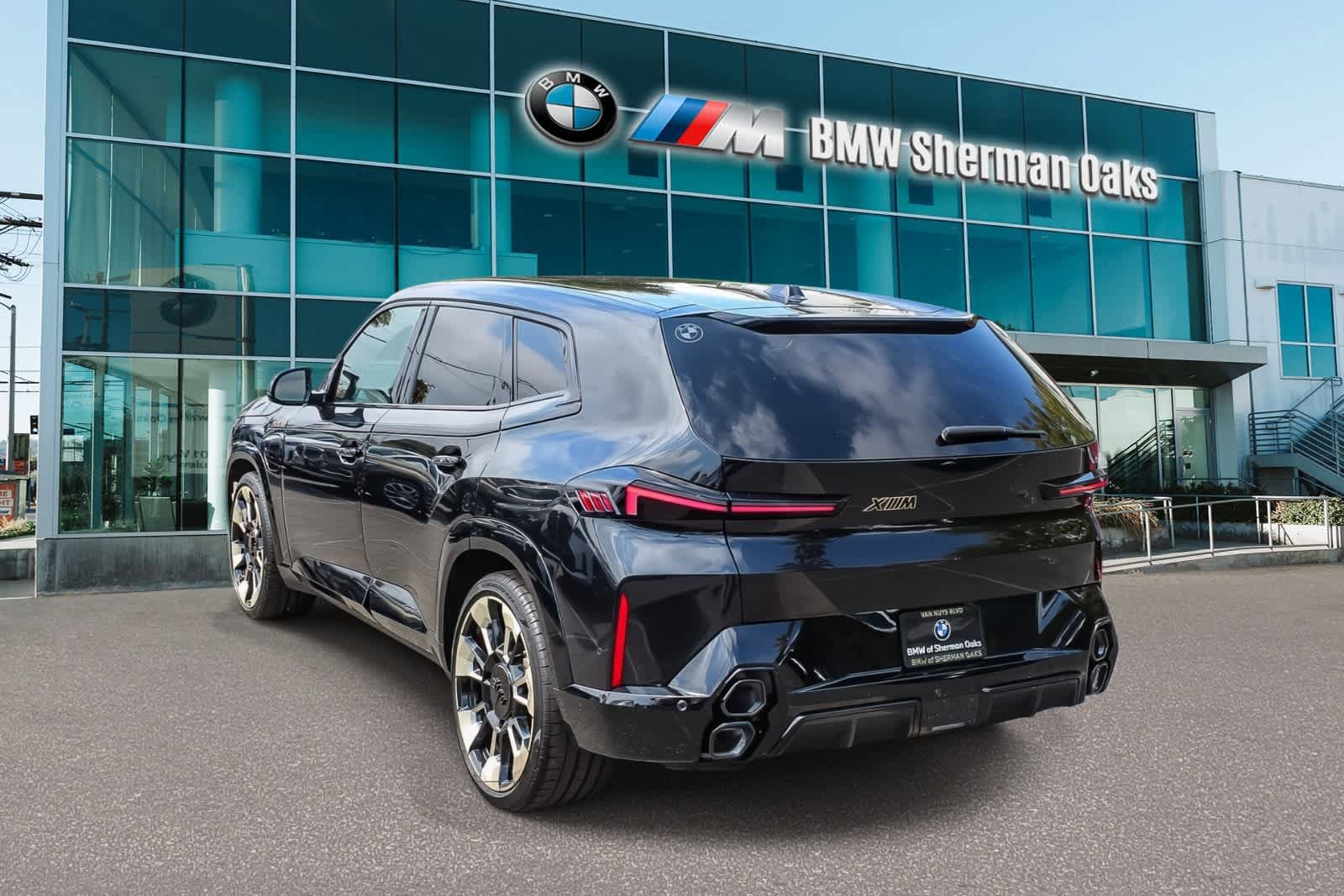 Certified 2023 BMW XM AWD/4WD image 6