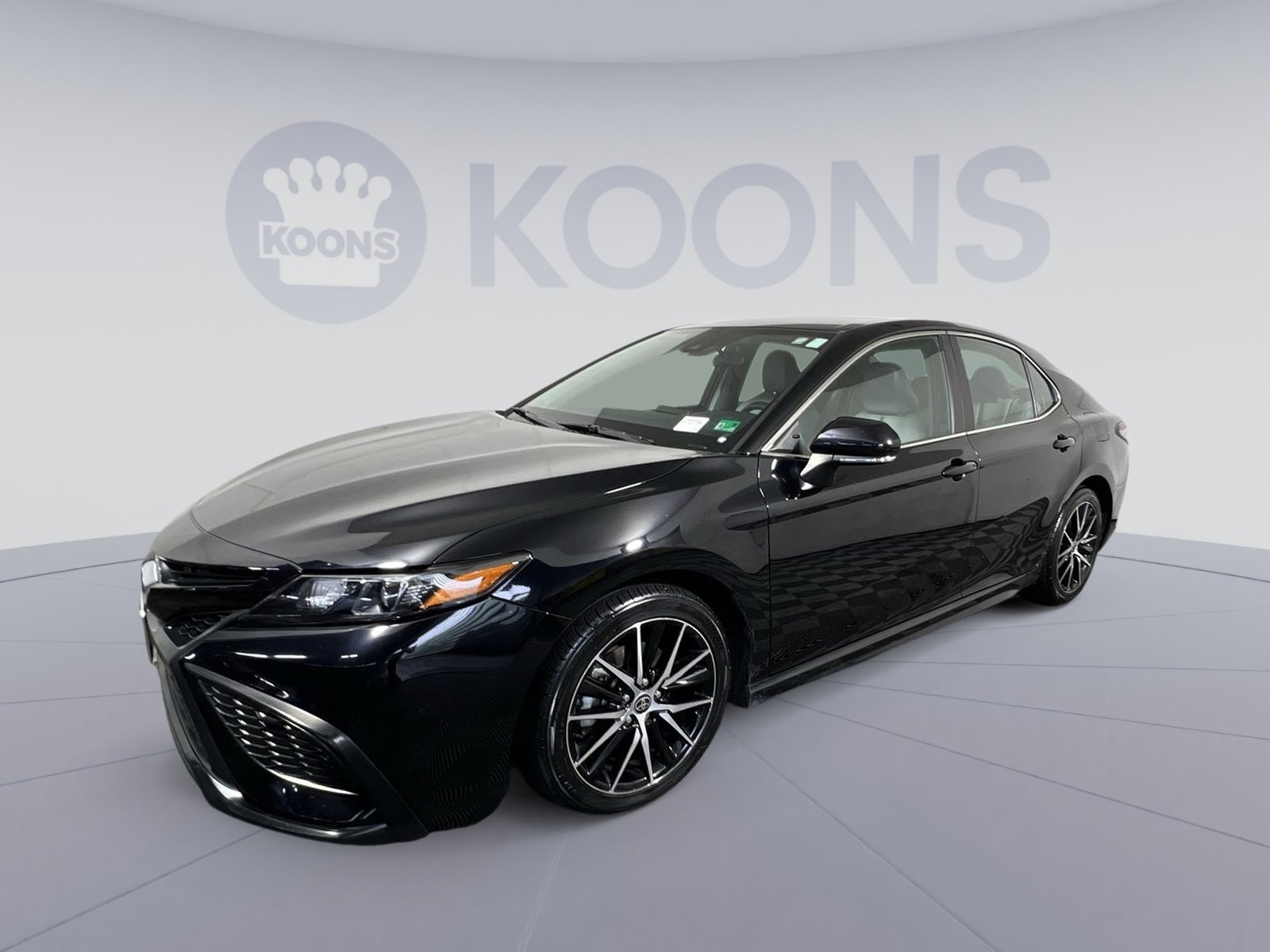 Used 2022 Toyota Camry SE FWD image 5