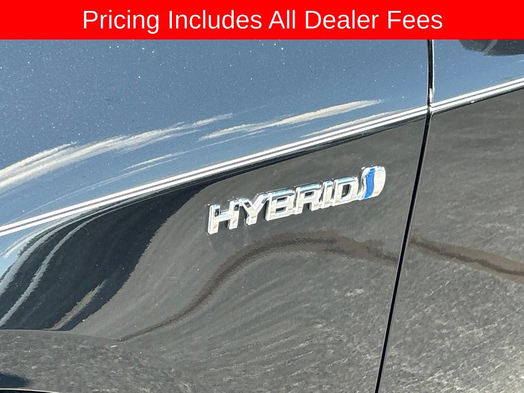 Used 2021 Toyota Corolla LE FWD image 2