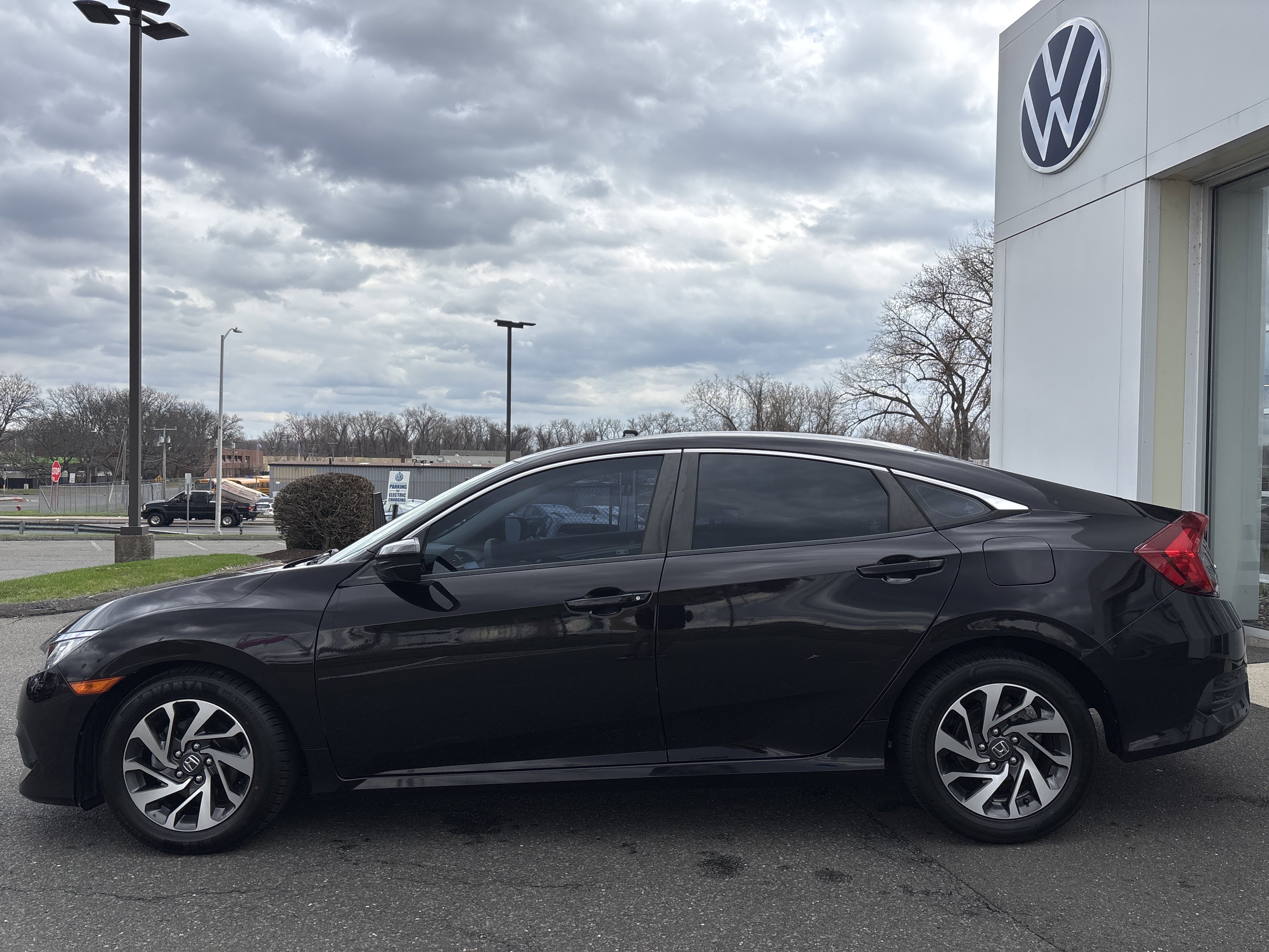 Used 2016 Honda Civic EX image 3