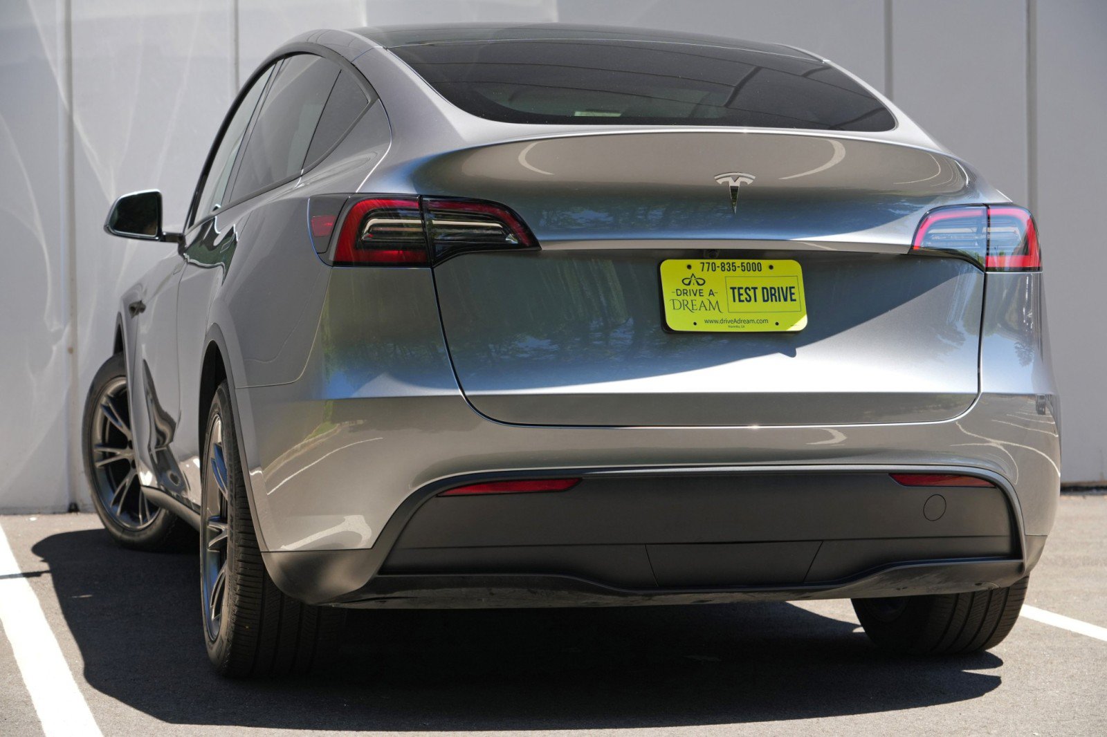 Used 2024 Tesla Model Y Long Range RWD image 6