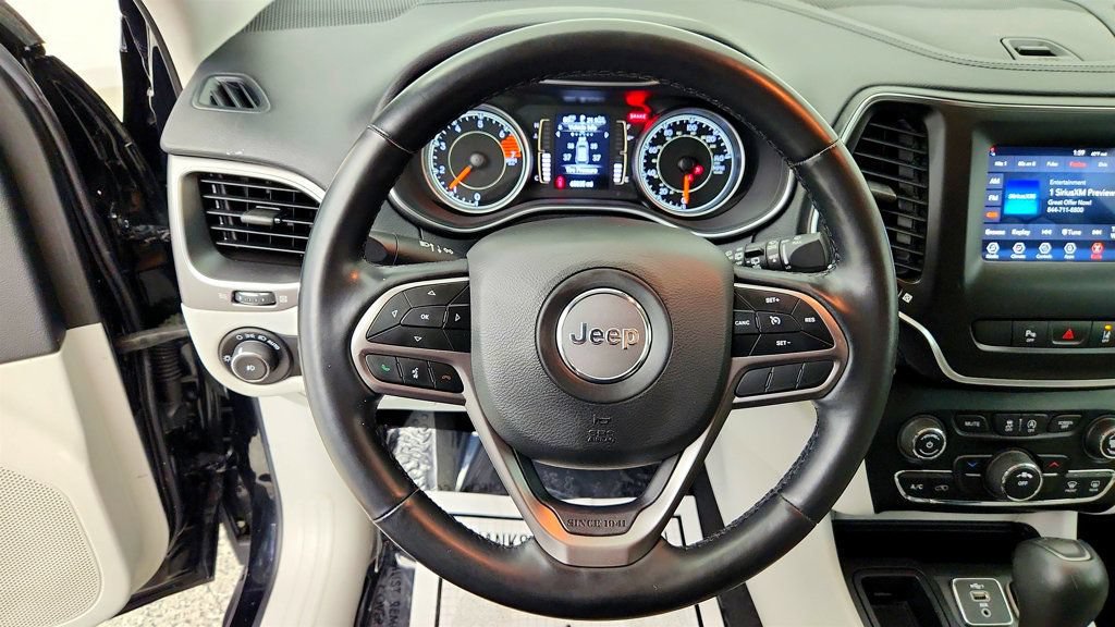 Used 2021 Jeep Cherokee Latitude Plus FWD image 13