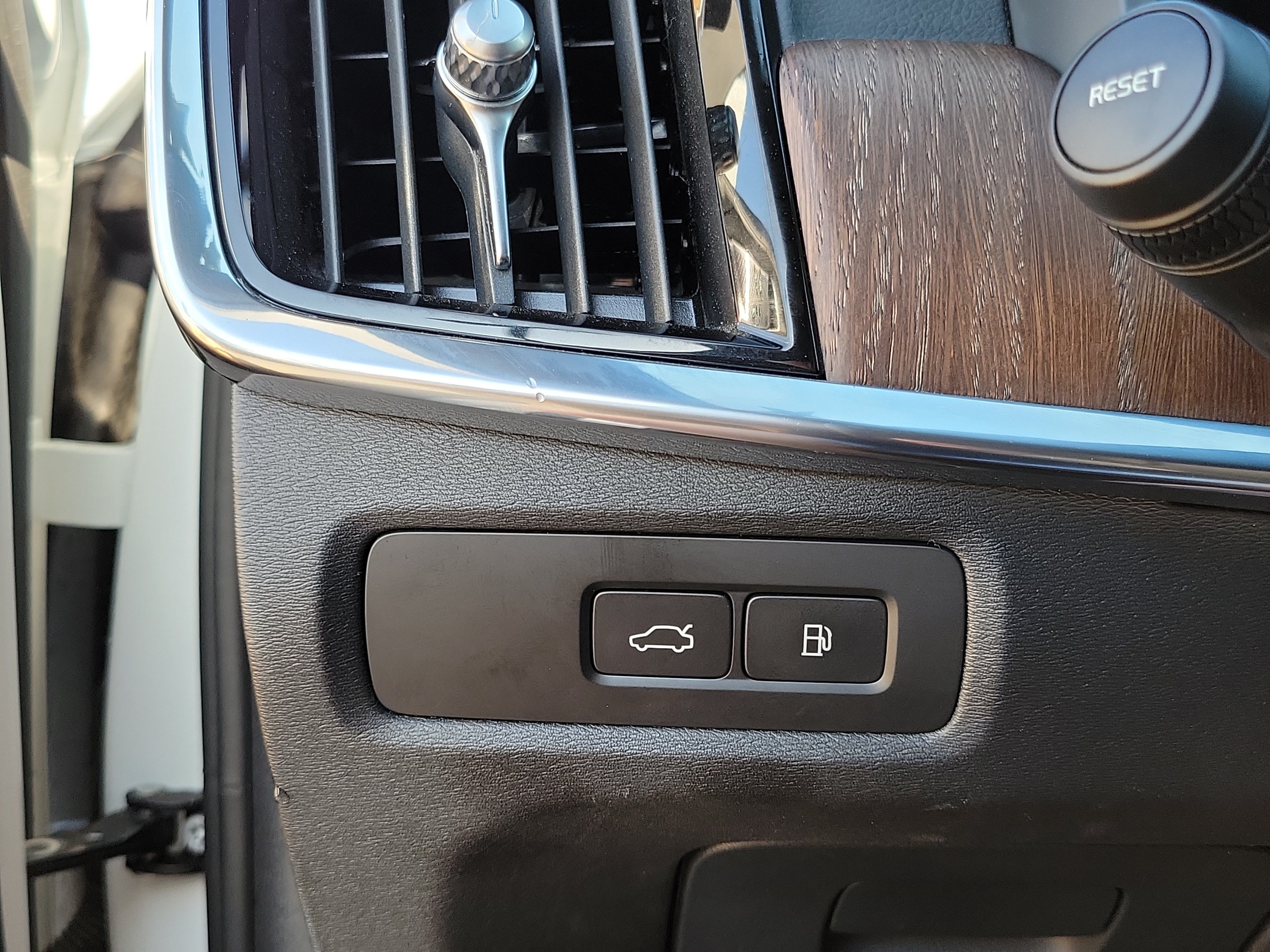Used 2023 Volvo S90 T8 Ultimate AWD/4WD image 11