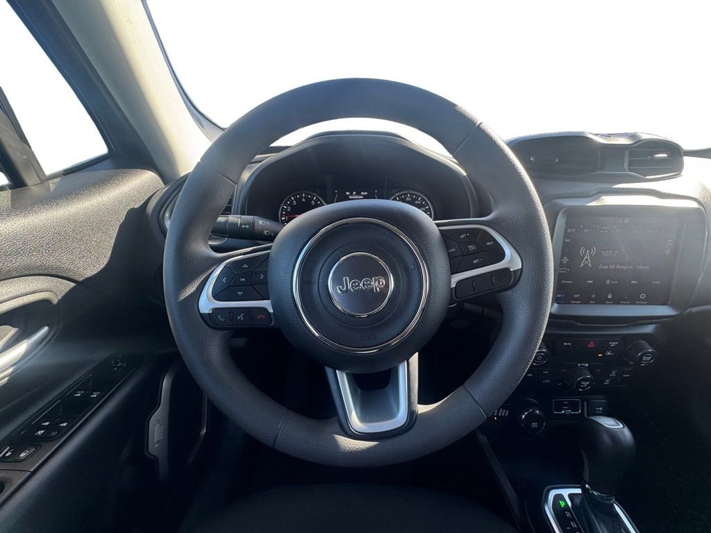 Used 2023 Jeep Renegade Latitude image 13