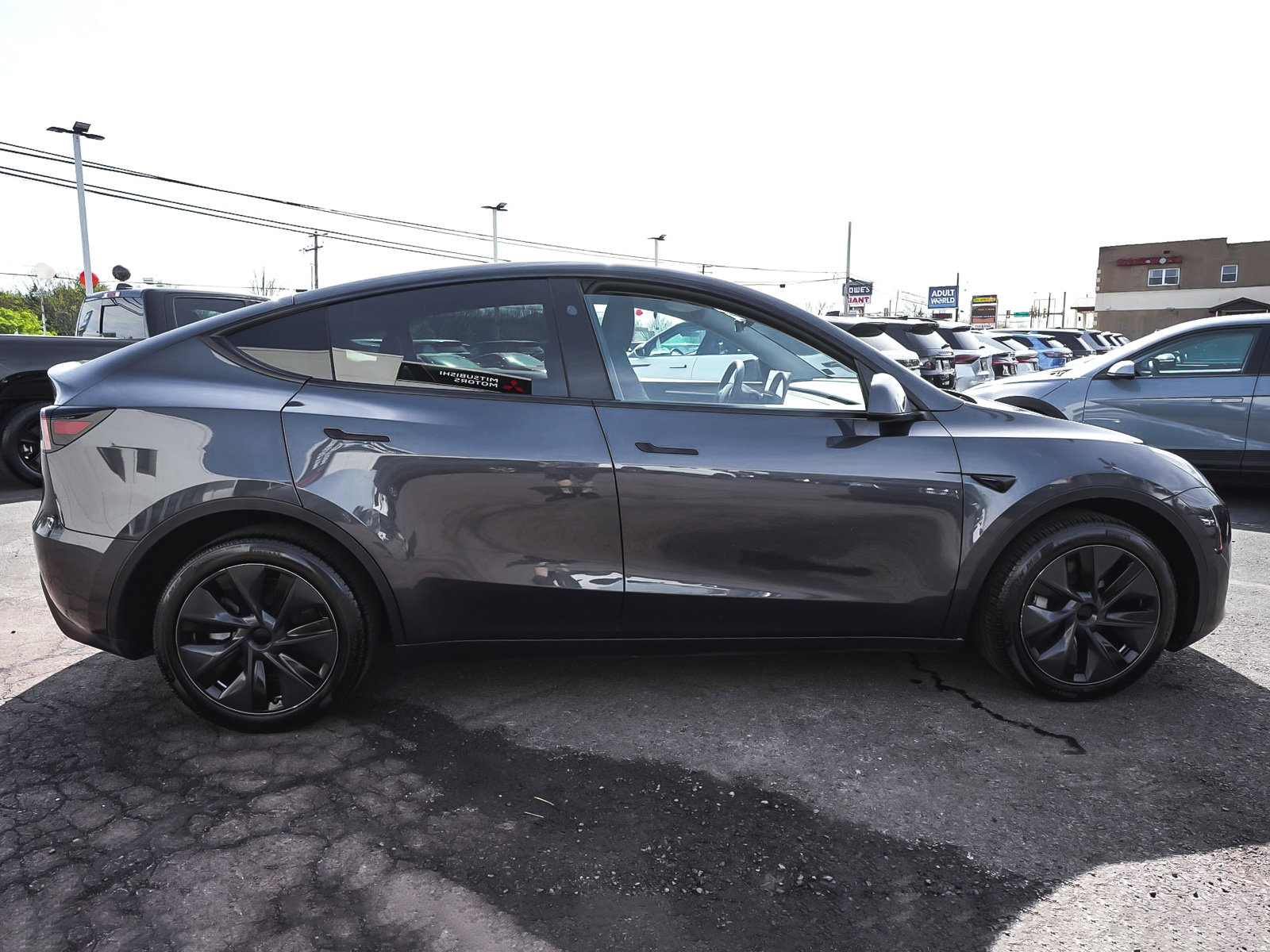 Used 2025 Tesla Model Y Long Range AWD/4WD image 45