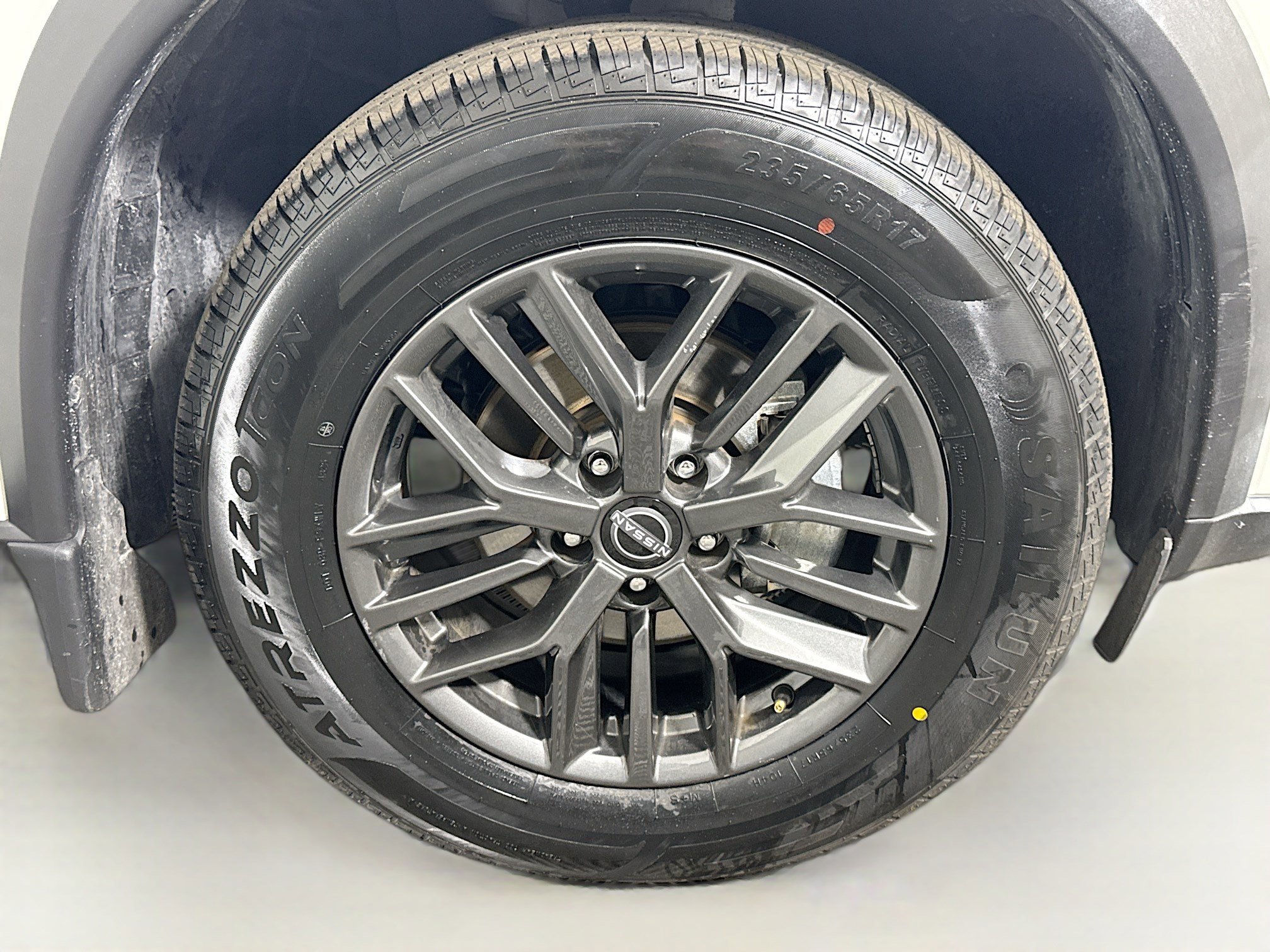 Used 2023 Nissan Rogue S image 32