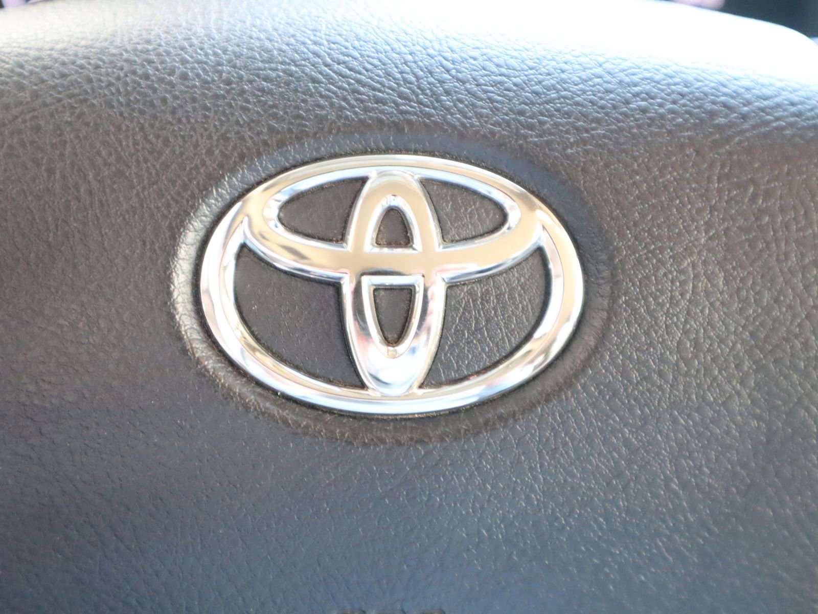 Used 2021 Toyota 4Runner SR5 AWD/4WD image 33