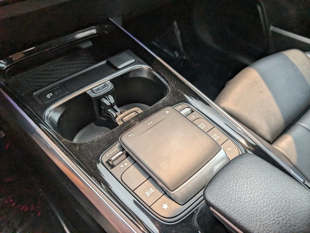Used 2021 Mercedes-Benz GLB 250 w/ Premium Package image 18